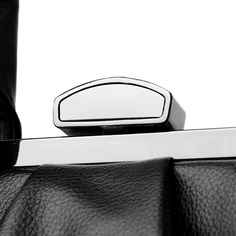 Handväska - lyxig design i läder låsknapp